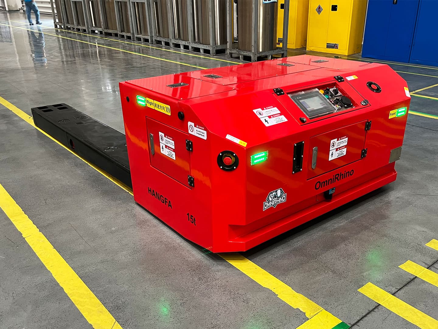 15t重型电动搬运叉车应用于物料转运-3